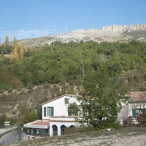 https://auberge-du-point-sublime.fr-provencehotel.com